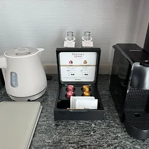 5* מלון Centara Grand